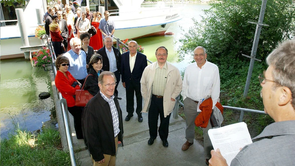 Bundespräsident Joseph Deiss führt den Bundesrat in den Kanton Freiburg. 2. Tag: Fahrt mit dem Schiff auf dem Bieler- und Murtensee.