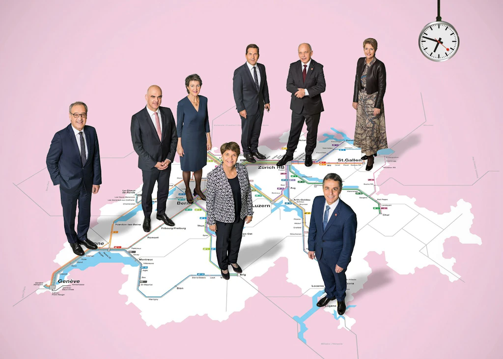 Der Gesamtbundesrat 2022 (von links nach rechts): Bundesrat Guy Parmelin, Bundesrat Alain Berset (Vizepräsident), Bundesrätin Simonetta Sommaruga, Bundesrätin Viola Amherd, Bundeskanzler Walter Thurnherr, Bundesrat Ueli Maurer, Bundespräsident Ignazio Cassis, Bundesrätin Karin Keller-Sutter.  Foto: Stefano Spinelli 