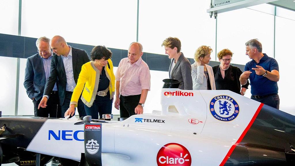 Il Presidente della Confederazione Ueli Maurer accompagna il Consiglio federale in visita nel Canton Zurigo. 2° giorno: il Consiglio federale visita la scuderia Sauber.