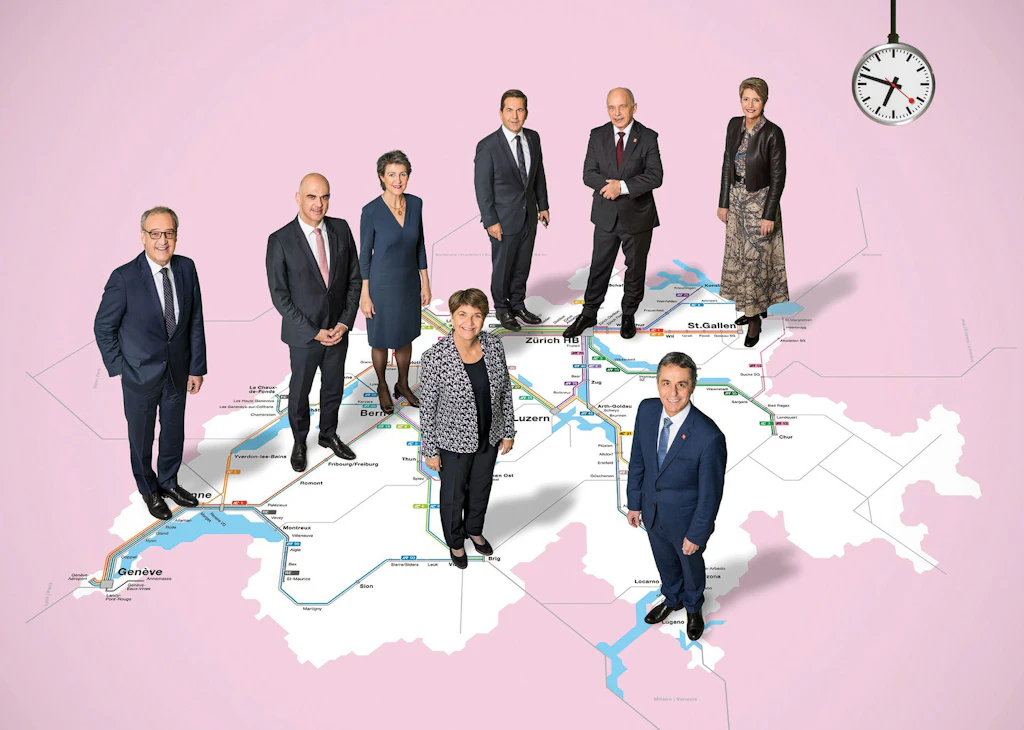 Il Consiglio federale 2022 in corpore (da sinistra): il consigliere federale Guy Parmelin, il consigliere federale Alain Berset (vicepresidente), la consigliera federale Simonetta Sommaruga; la consigliera federale Viola Amherd, il cancelliere della Confederazione Walter Thurnherr, il consigliere federale Ueli Maurer, il presidente della Confederazione Ignazio Cassis, la consigliera federale Karin Keller-Sutter. Foto: Stefano Spinelli 
