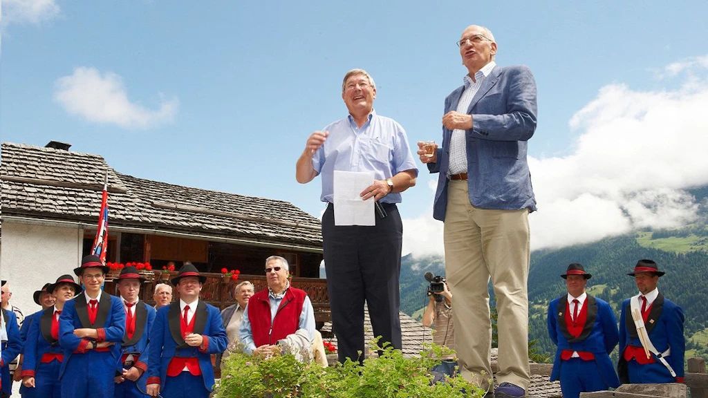 Il Presidente della Confederazione Pascal Couchepin accompagna il Consiglio federale in visita nei Cantoni di Soletta, Zurigo, Vaud e Vallese. 2° giorno: incontro con il Governo e con la popolazione vallesani a Grimentz.